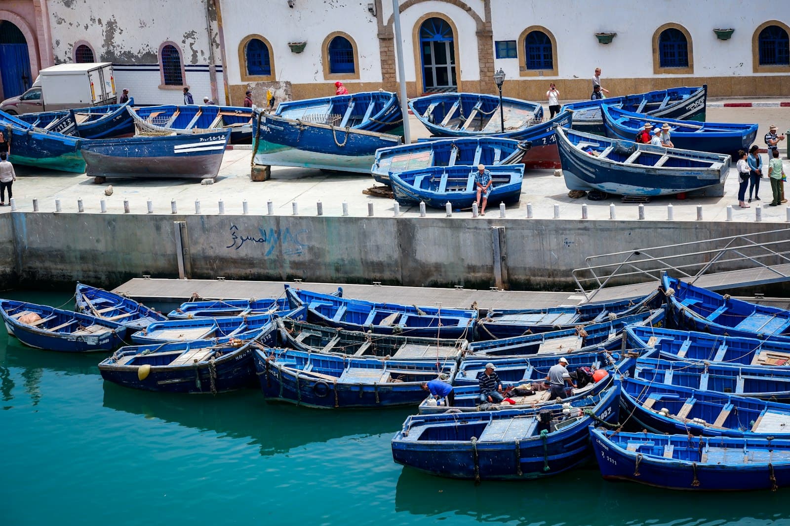 Barques bleues du port