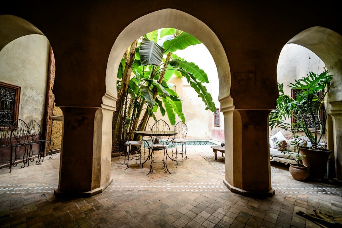 Arcades ouvertes sur le patio